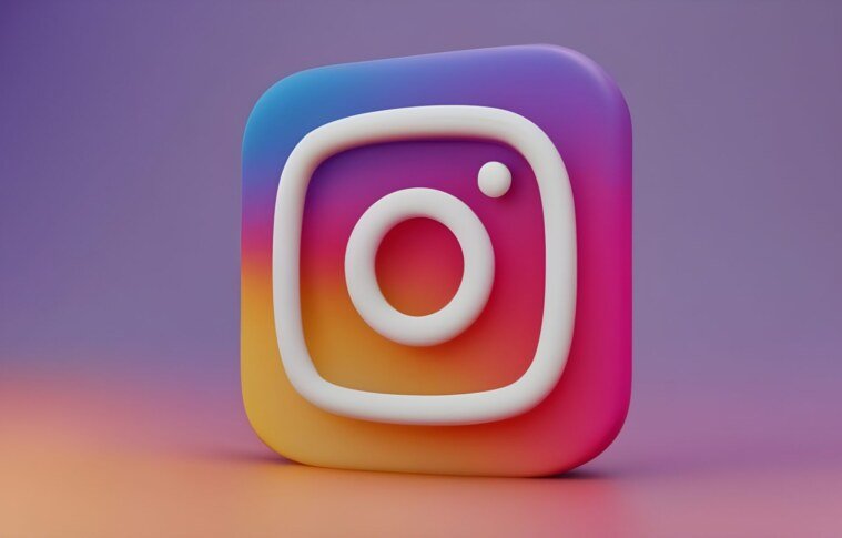 Case Study: Instagram’s Pivot to Photo Sharing and Early Growth – A Product Management Perspective
